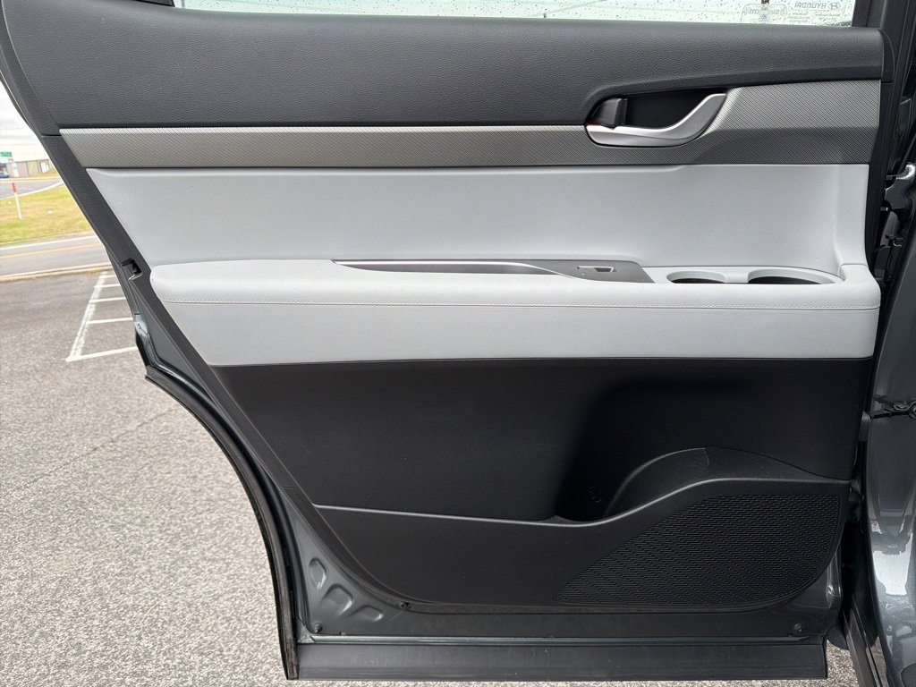 Used 2023 Hyundai Palisade SE image 23