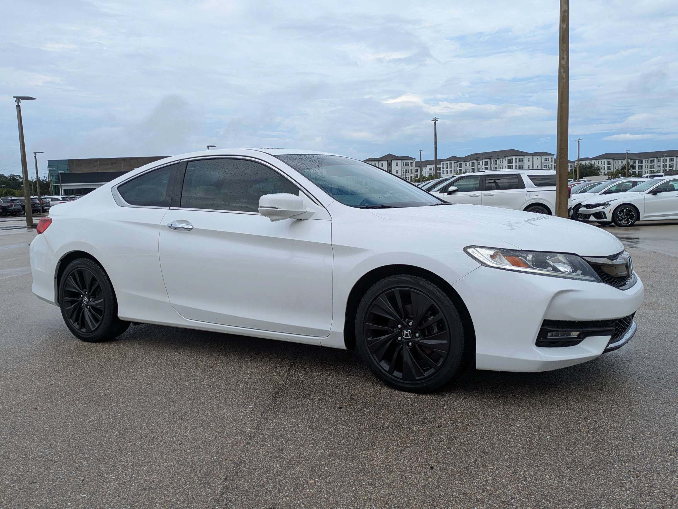 Used 2016 Honda Accord EX-L image 2