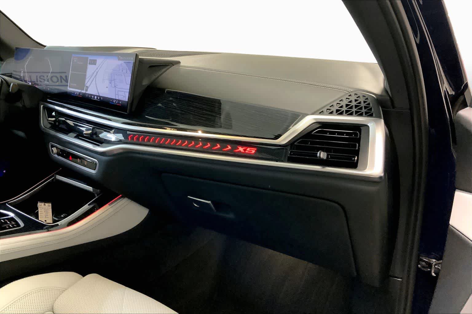 Used 2024 BMW X5 xDrive50e w/ M Sport Package AWD/4WD image 18