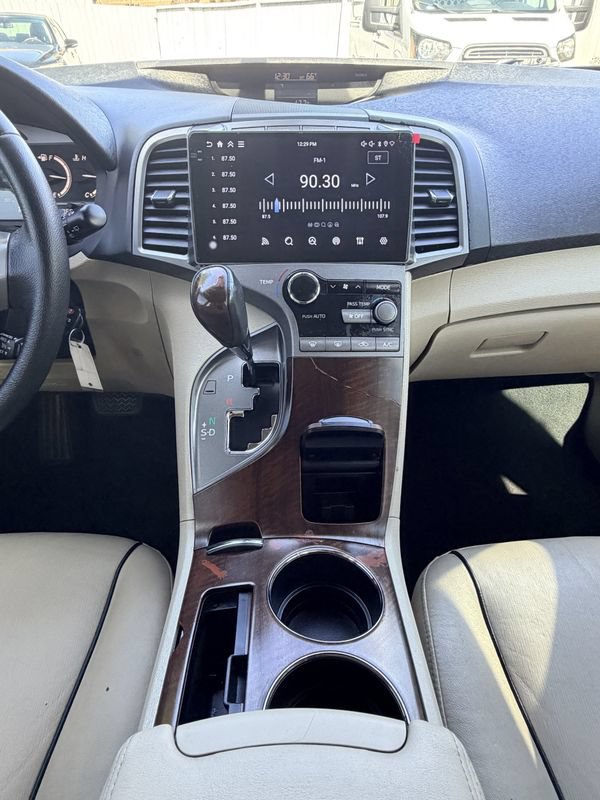 Used 2010 Toyota Venza w/ Leather Pkg FWD image 30