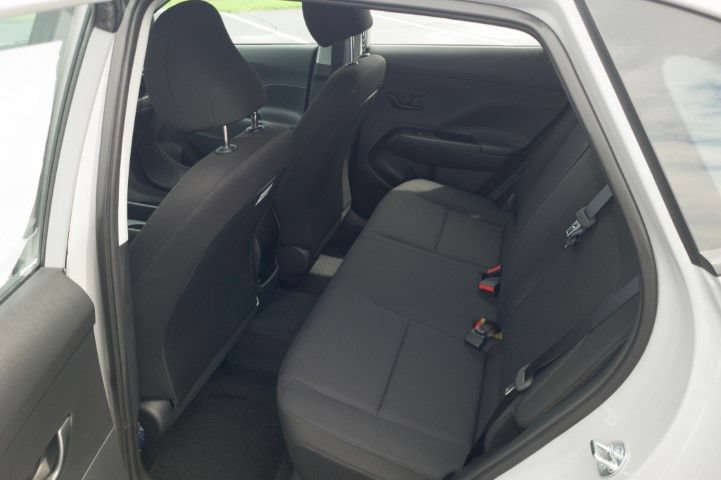 New 2027 Hyundai Kona SE FWD image 15