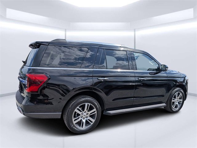 Used 2024 Ford Expedition Limited image 3
