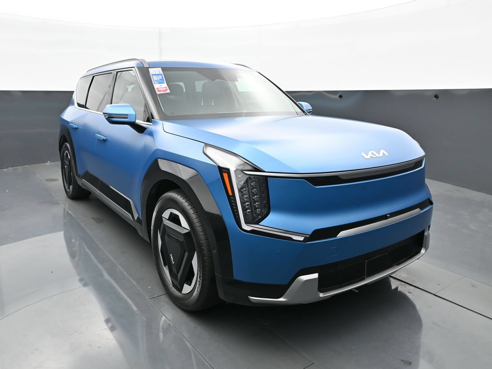 Used 2024 Kia EV9 Land w/ Towing Package AWD/4WD image 11