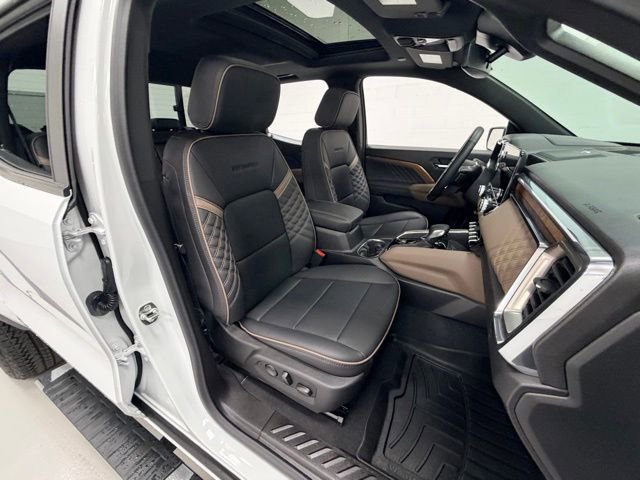 Certified 2025 GMC Canyon Denali AWD/4WD image 31