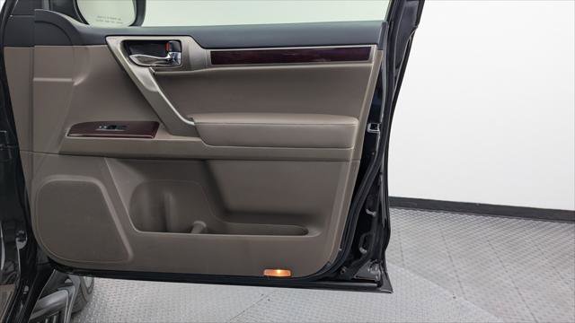 Used 2016 Lexus GX 460 w/ Premium Package image 22