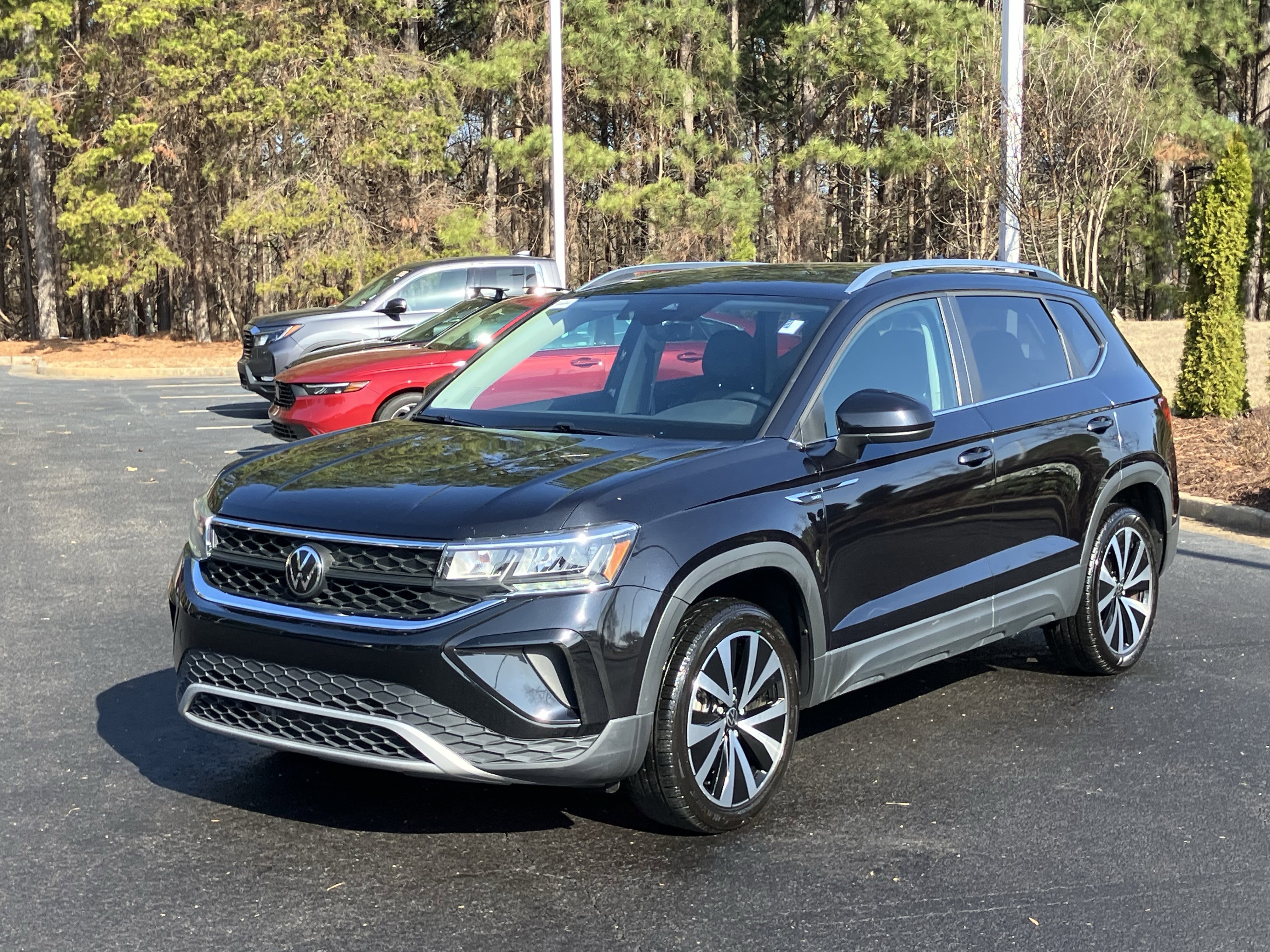 Used 2024 Volkswagen Taos SE image 6
