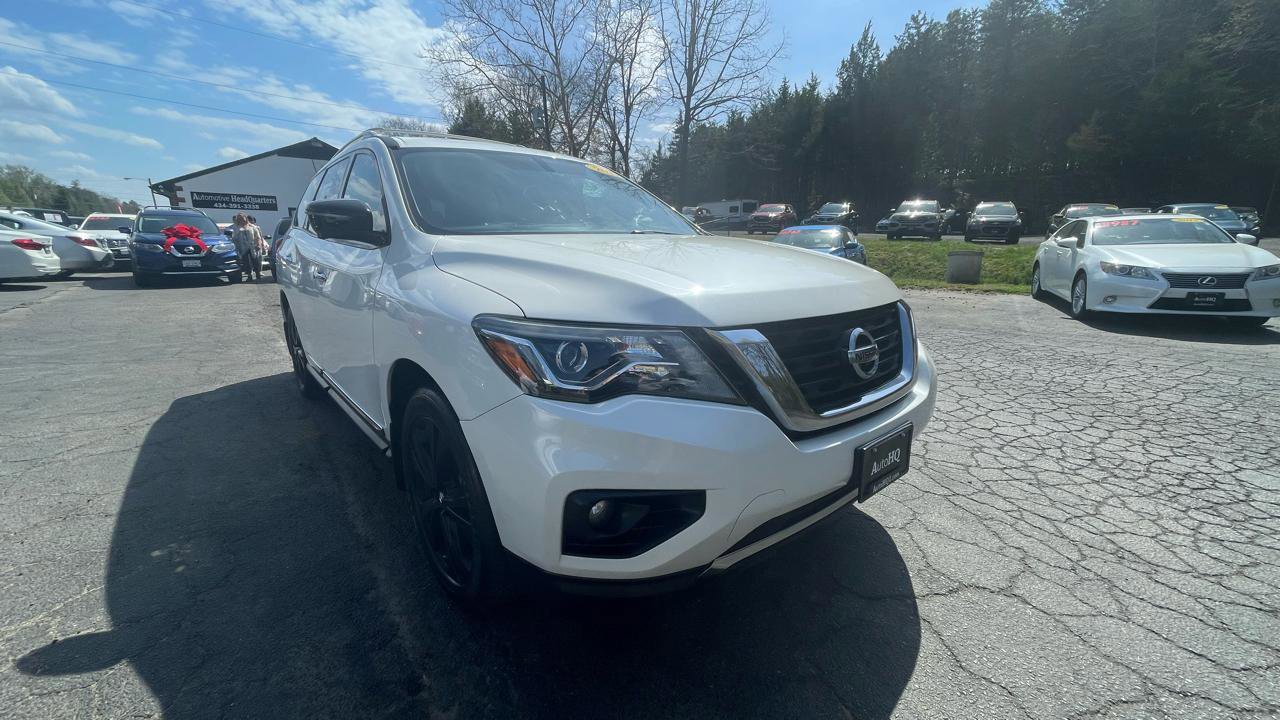 Used 2017 Nissan Pathfinder Platinum w/ Midnight Edition Package AWD/4WD image 13