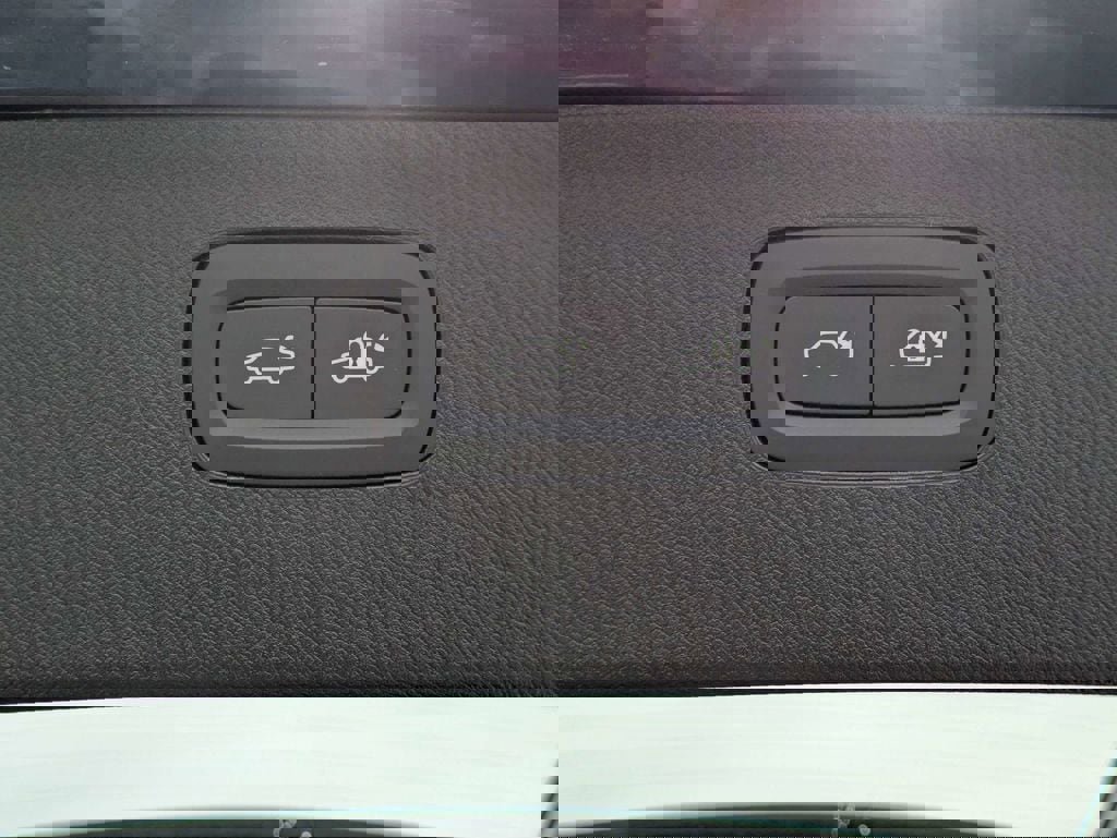 New 2026 Volvo XC90 B5 Plus w/ Protection Package Premier image 14