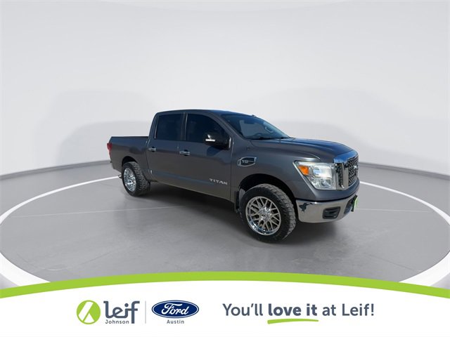 Used 2017 Nissan Titan SV image 2