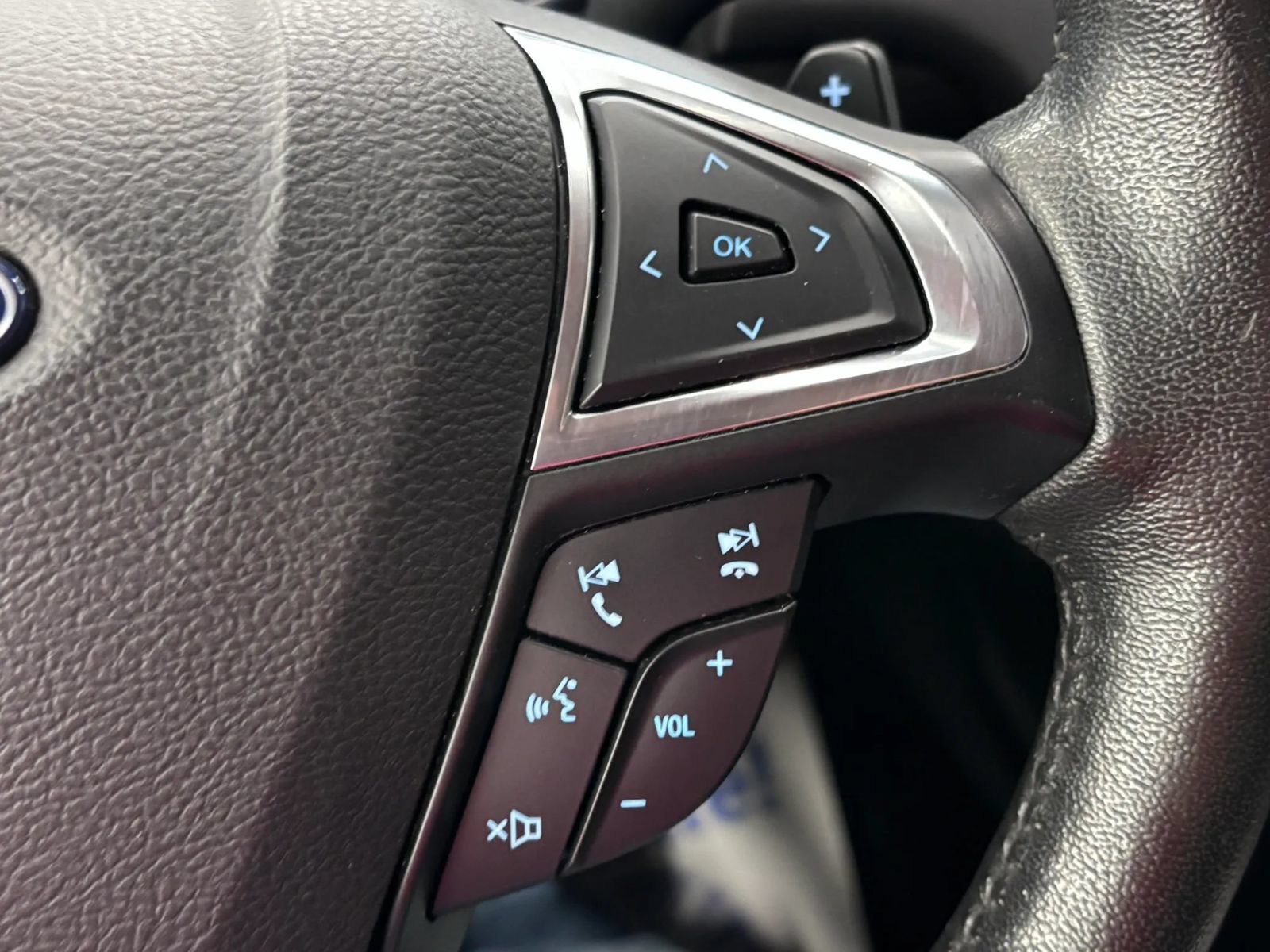 Used 2018 Ford Fusion SE w/ Fusion SE Technology Package FWD image 46