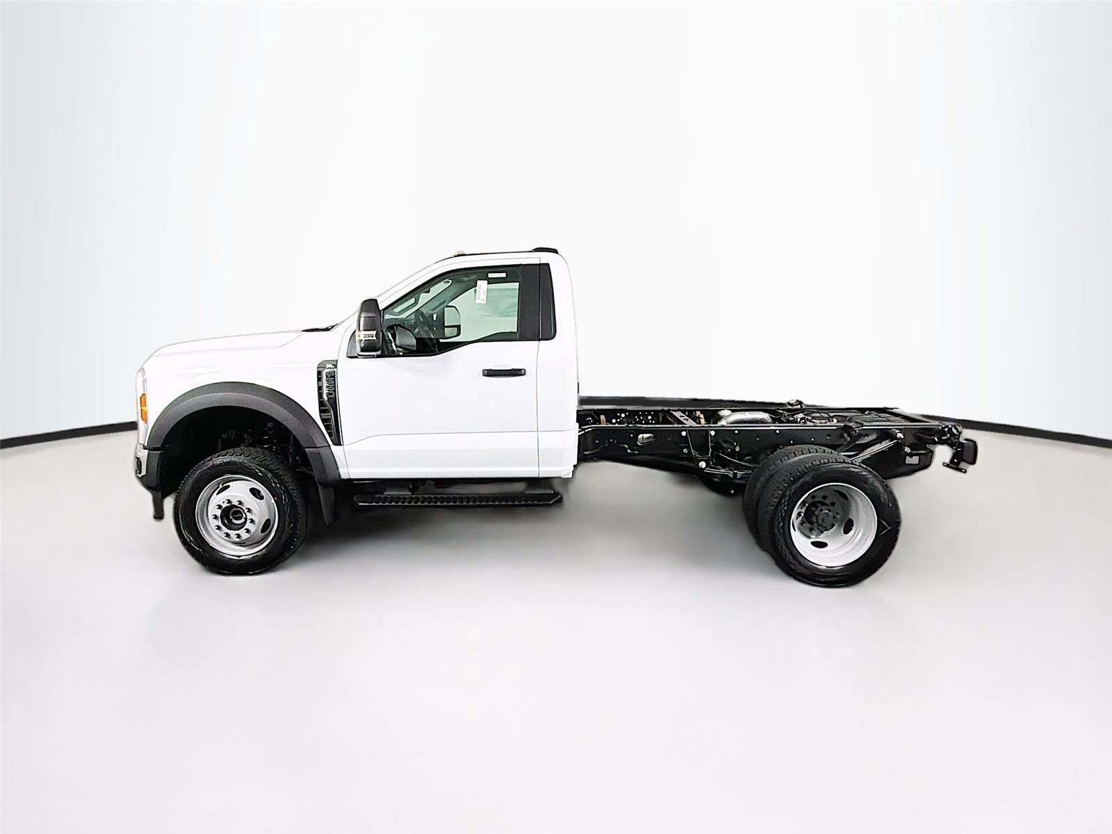 New 2026 Ford F550 4x4 Regular Cab Super Duty w/ XL Chrome Package image 8