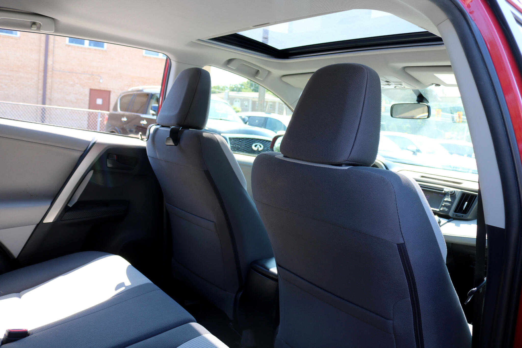 Used 2013 Toyota RAV4 XLE image 36