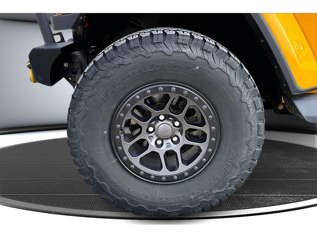 Used 2019 Jeep Wrangler Unlimited Sahara w/ Uconnect 4C Nav & Sound Group image 9