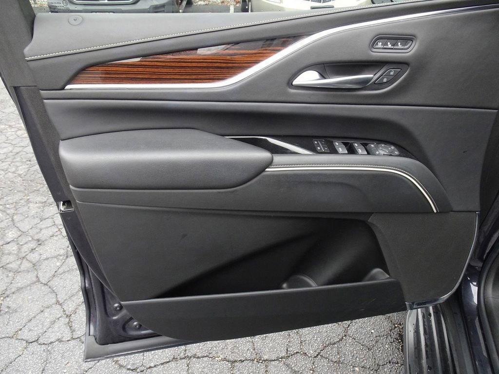 Used 2022 Cadillac Escalade ESV Premium Luxury w/ LPO, Radiant Package image 13