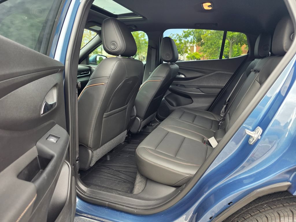 Used 2025 Buick Envista Avenir FWD image 28