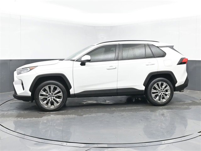 Used 2020 Toyota RAV4 XLE Premium image 4