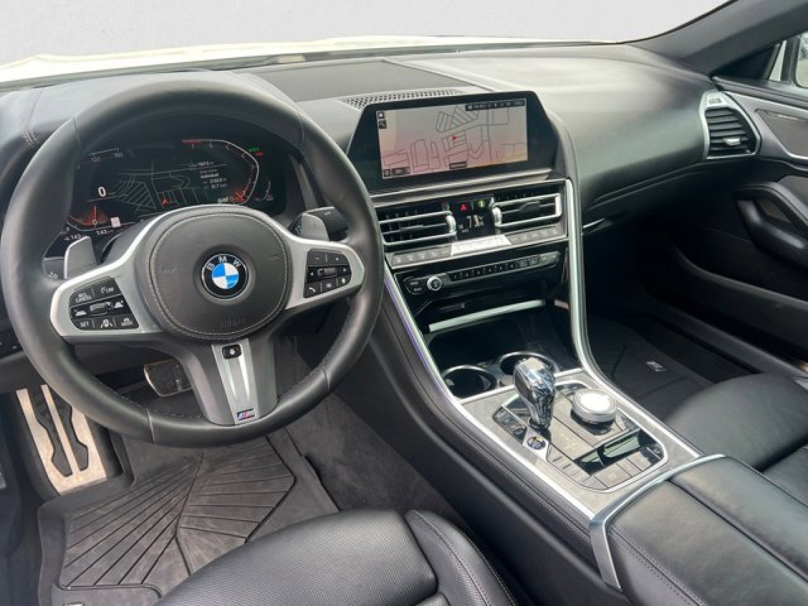 Used 2022 BMW 840i Convertible image 12
