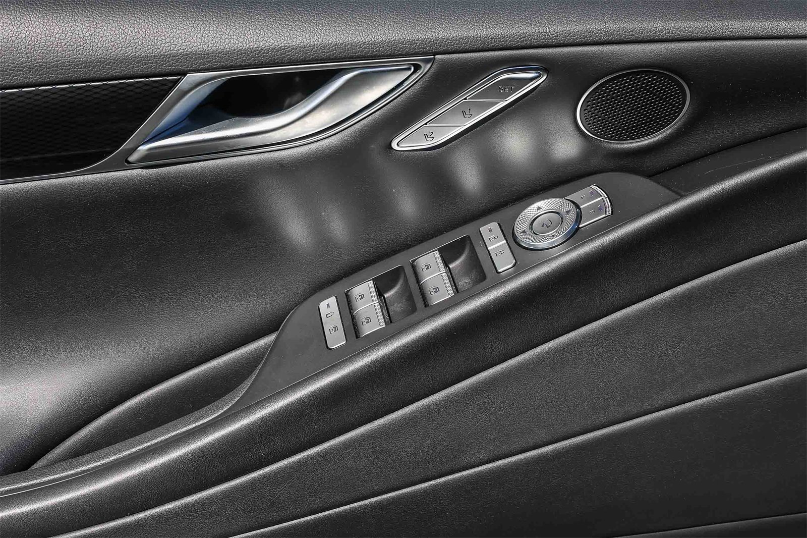 Used 2025 Genesis G80 2.5T image 21