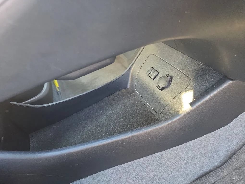 Used 2014 Toyota Prius Four w/ Solar Roof Package FWD image 14