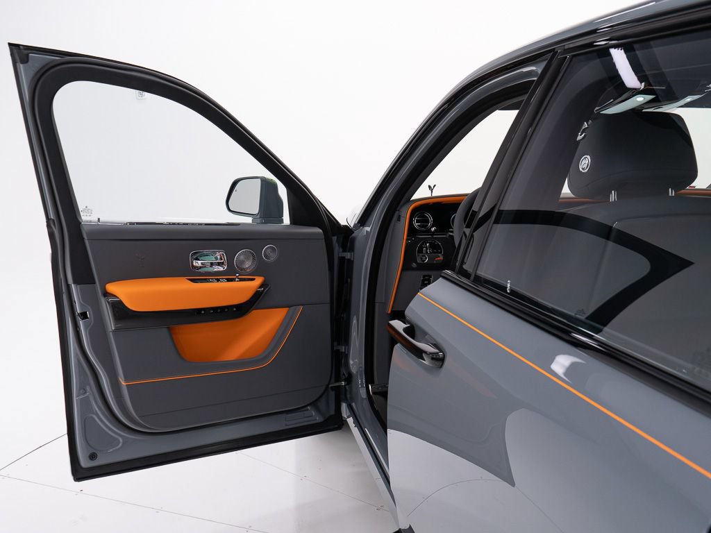 New 2027 Rolls-Royce Cullinan Black Badge AWD/4WD image 11
