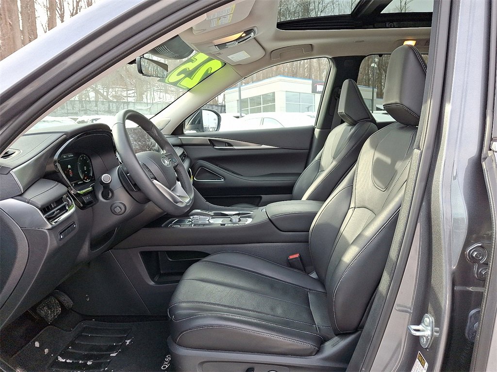 Certified 2025 INFINITI QX60 Luxe image 15