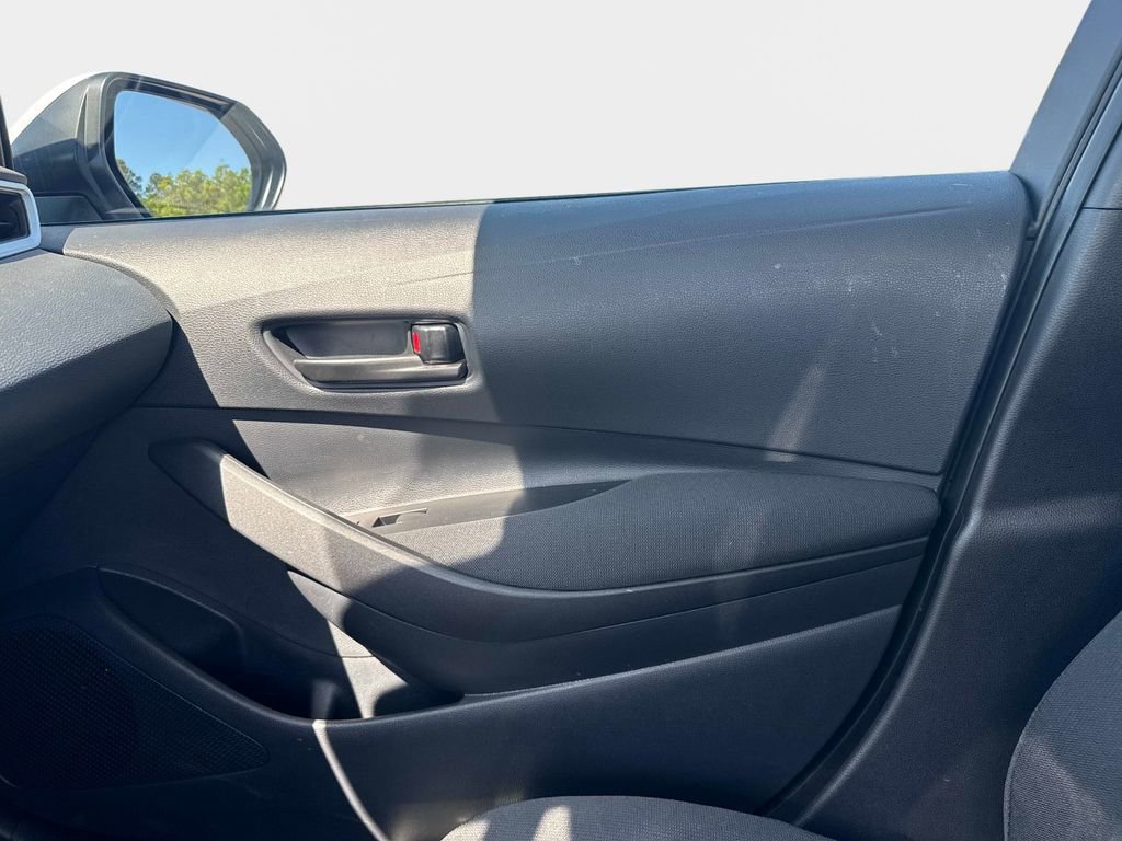 Used 2025 Toyota Corolla LE image 20