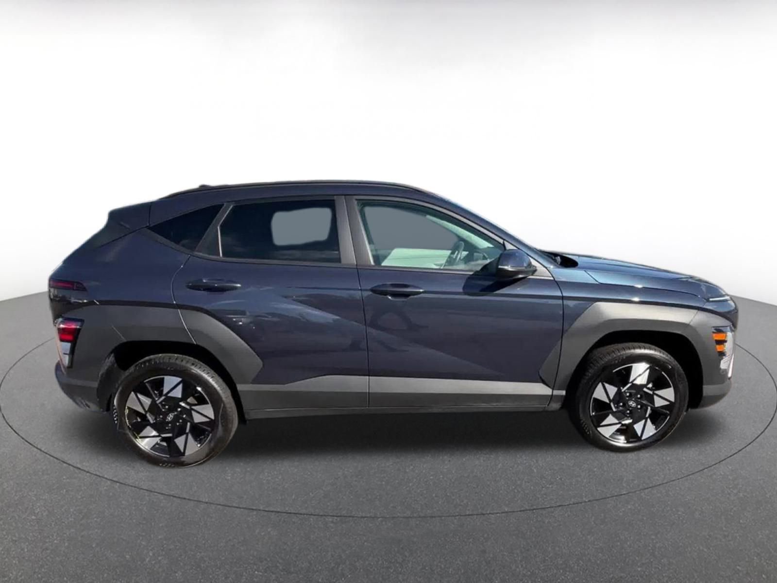 Used 2025 Hyundai Kona SEL image 16