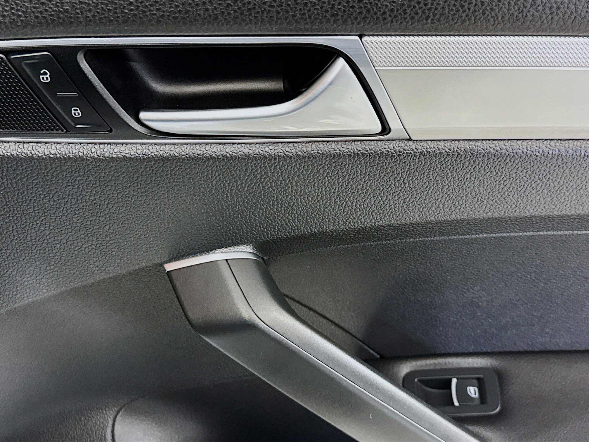 Used 2016 Volkswagen Passat 1.8T S image 29