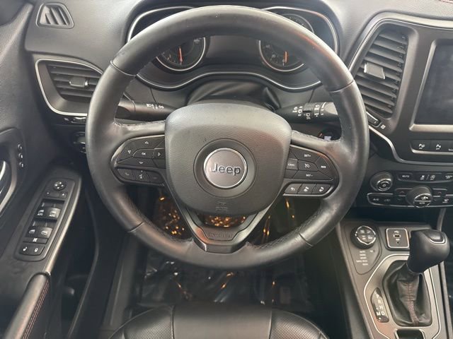 Used 2019 Jeep Cherokee Trailhawk AWD/4WD image 27