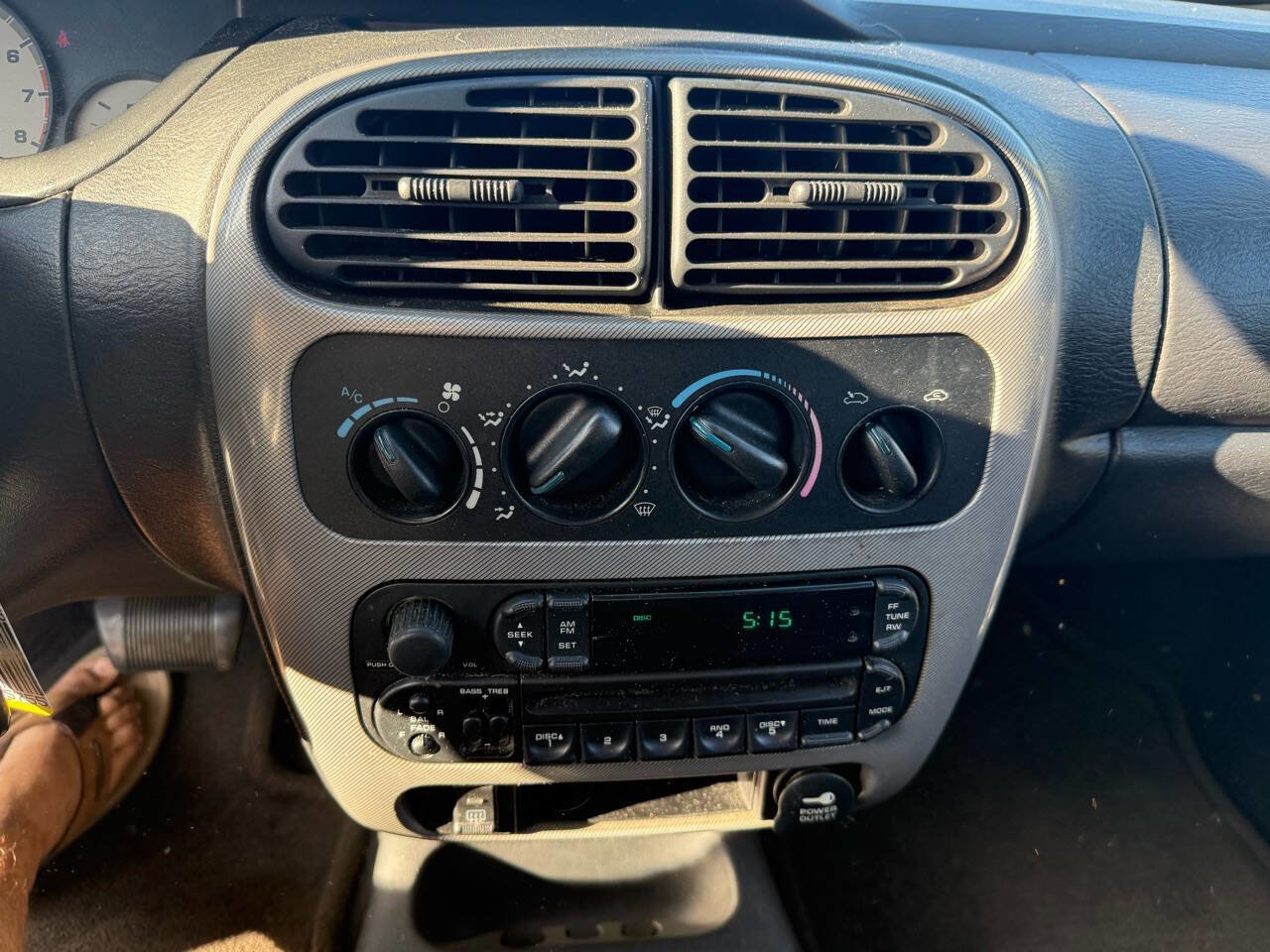 Used 2004 Dodge Neon SXT image 18