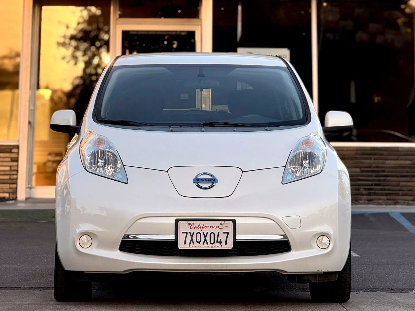 Used 2017 Nissan Leaf SV image 3