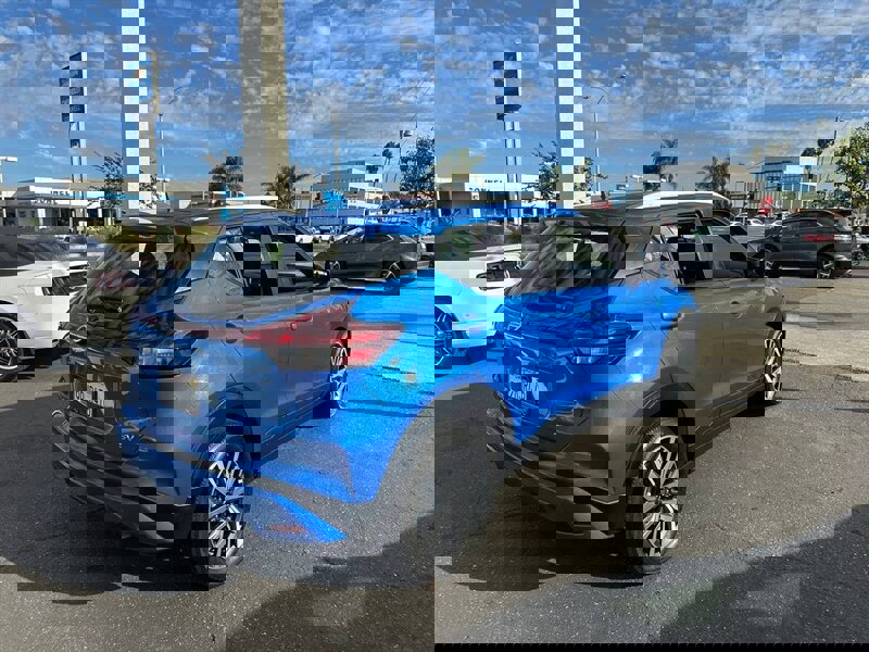 Used 2021 Nissan Kicks SV image 3