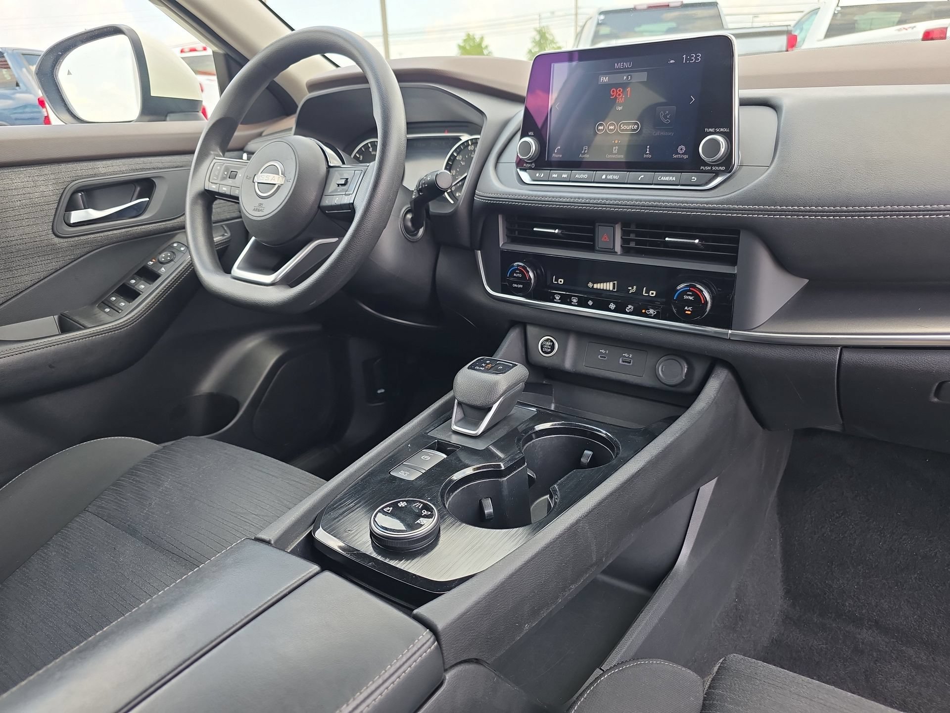 Used 2023 Nissan Rogue SV AWD/4WD image 16
