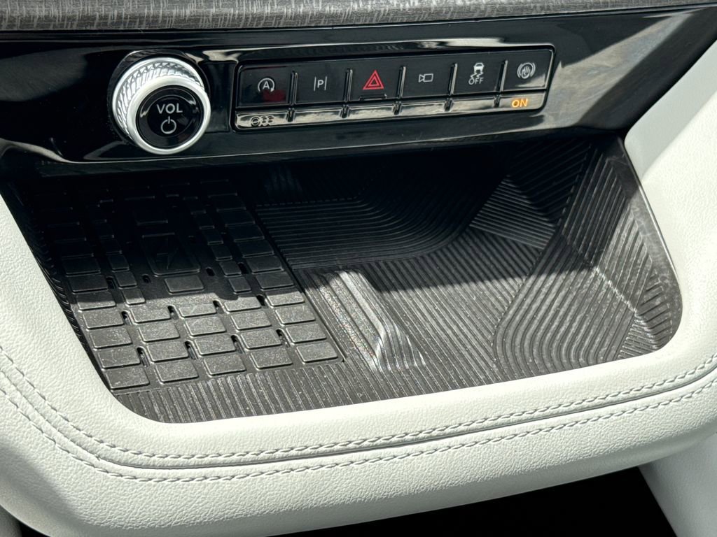 Used 2025 Ford Explorer Platinum w/ Ultimate Package image 23