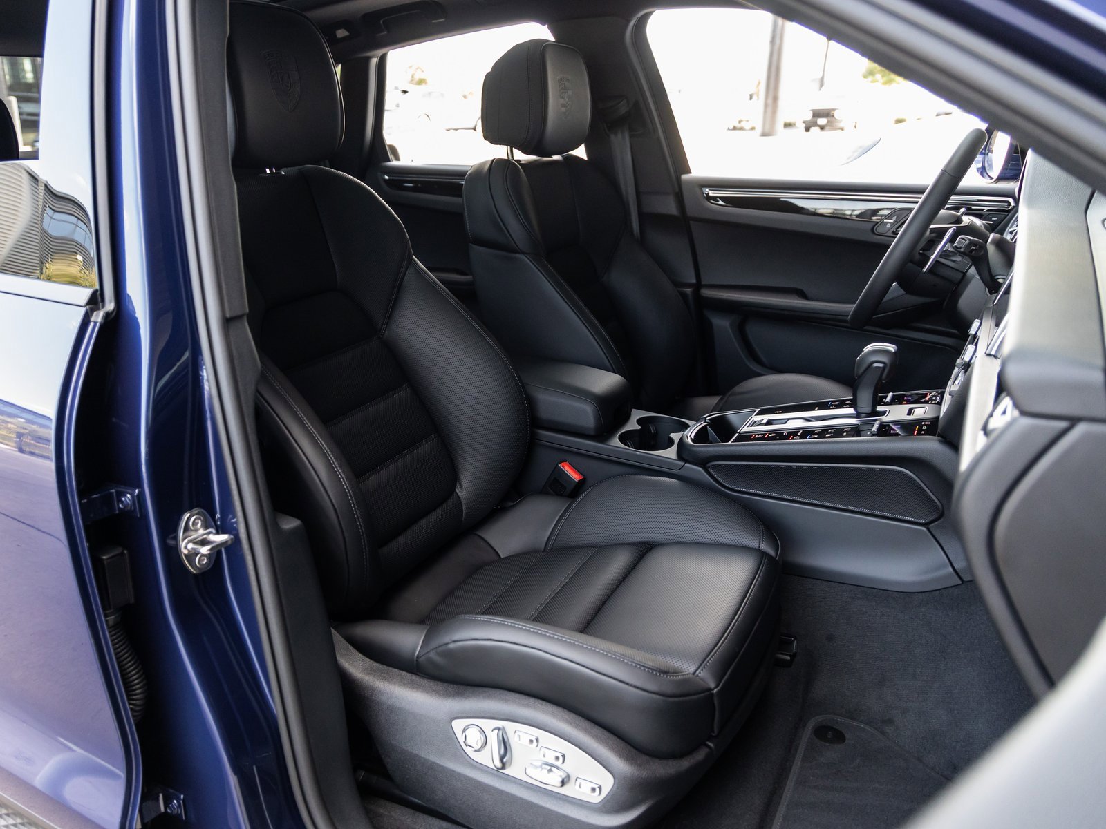 New 2026 Porsche Macan image 47