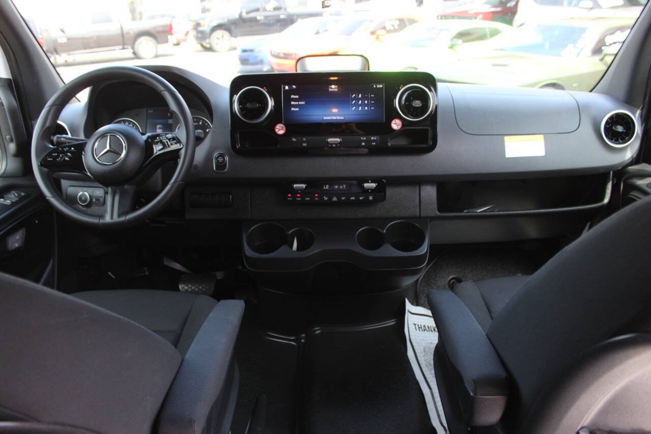 Used 2026 Mercedes-Benz Sprinter 2500 image 16