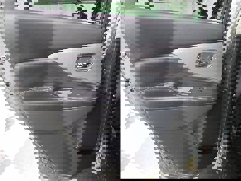 Used 2023 Nissan Murano SV image 39