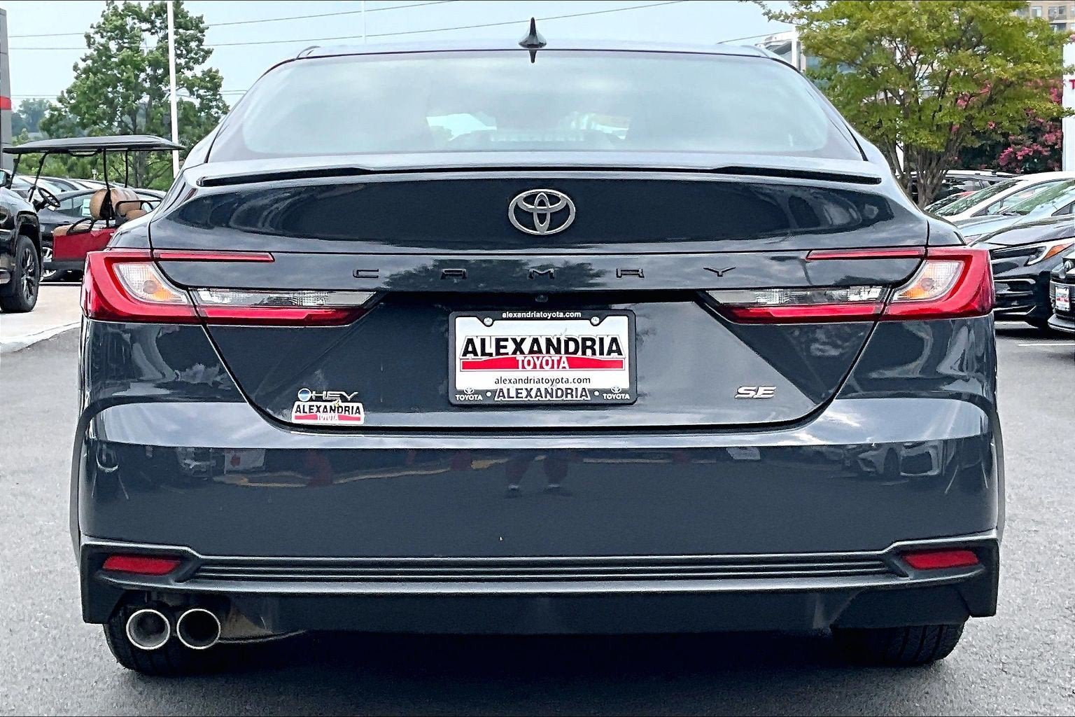 Used 2025 Toyota Camry SE FWD image 4