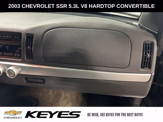 Used 2003 Chevrolet SSR w/ Preferred Equipment Group RWD image 19