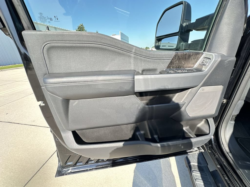 Used 2024 Ford F250 Lariat w/ Lariat Ultimate Package AWD/4WD image 22