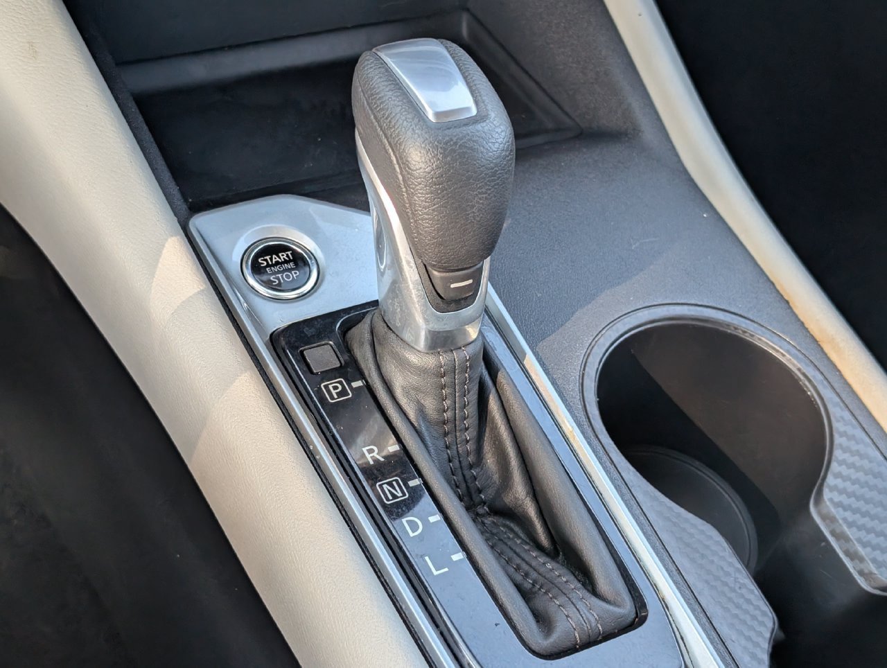 Used 2025 Nissan Altima 2.5 SV FWD image 20
