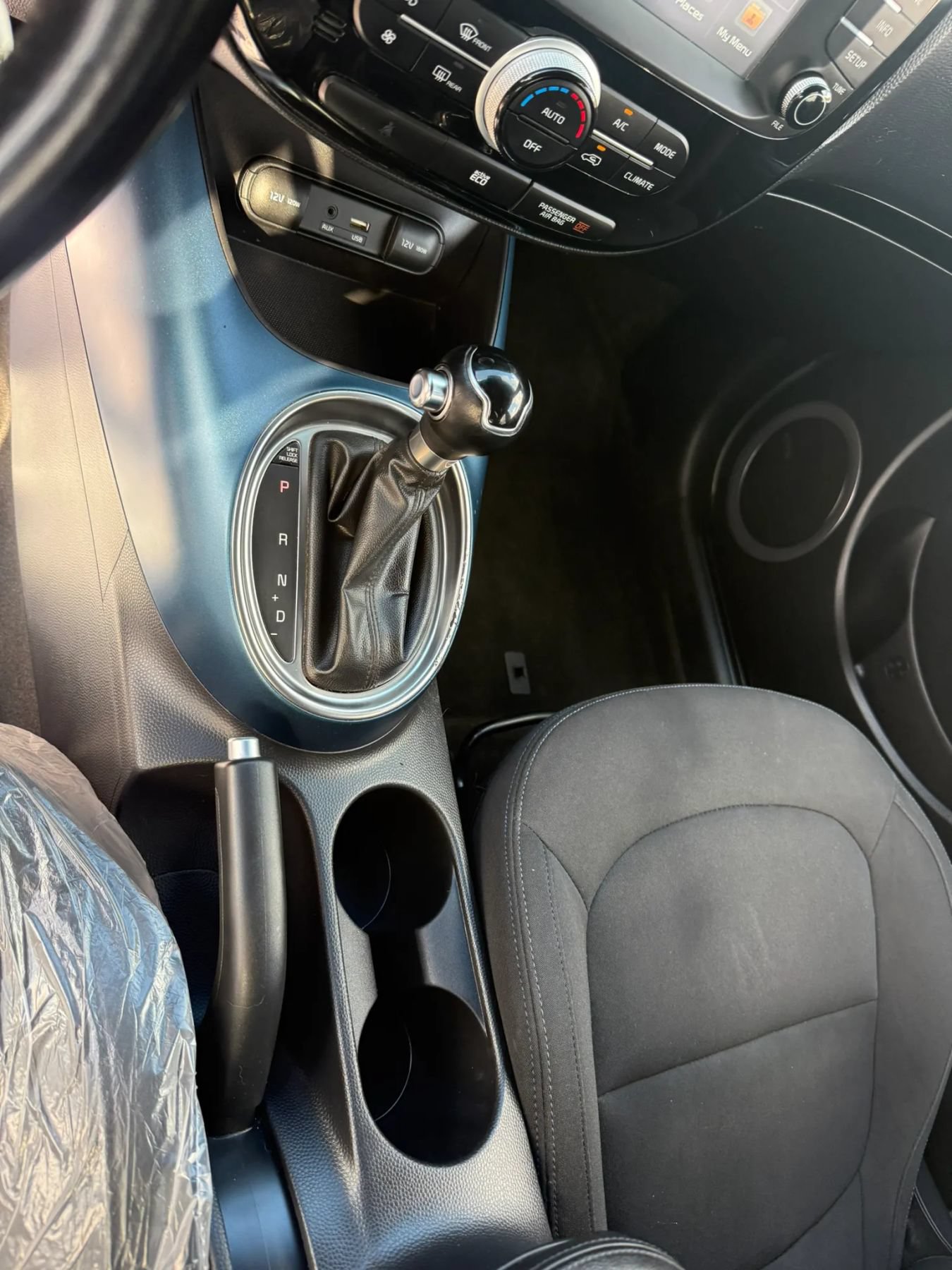 Used 2015 Kia Soul + w/ Audio Package FWD image 13