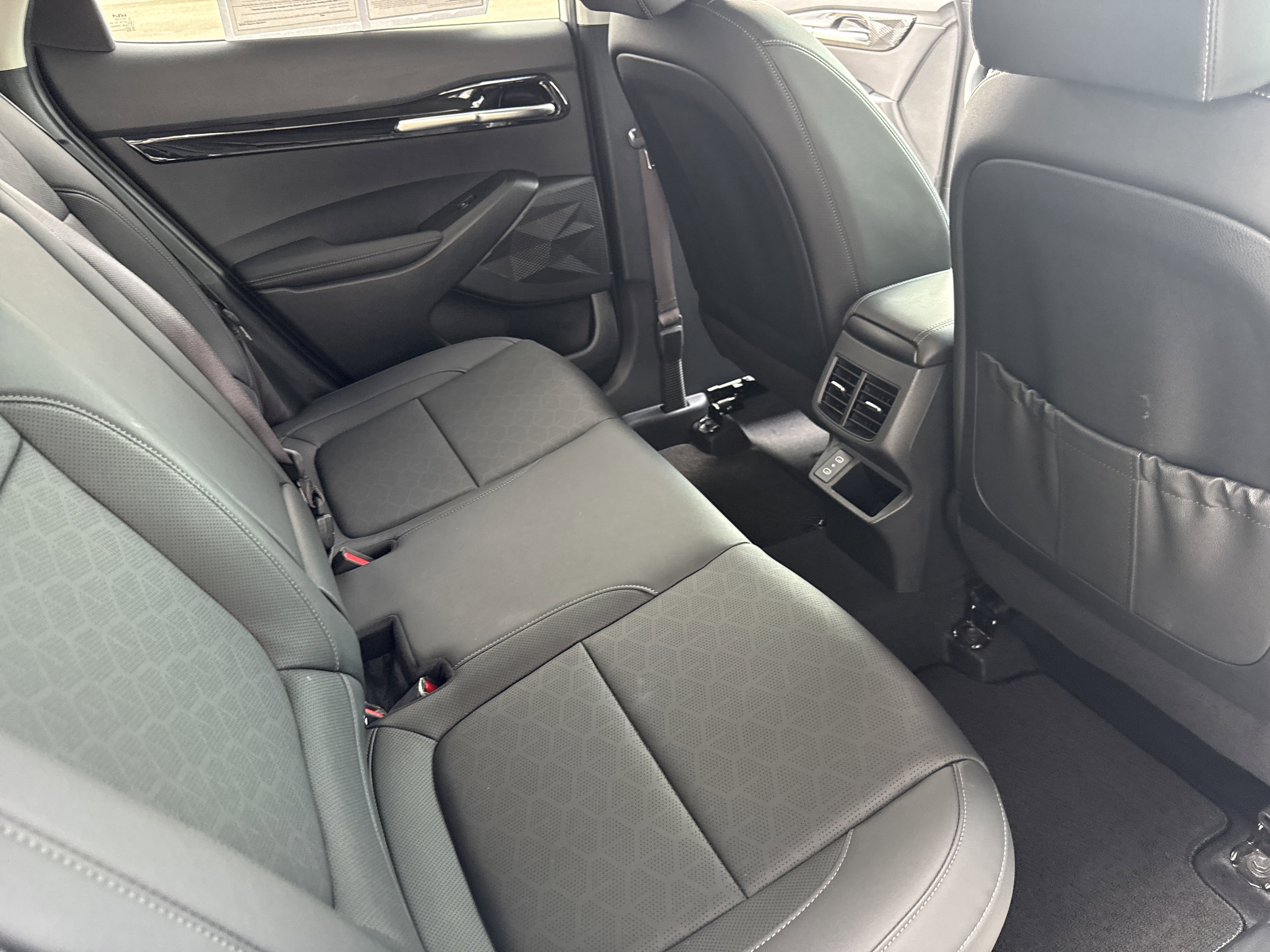 Used 2024 Kia Seltos EX image 14