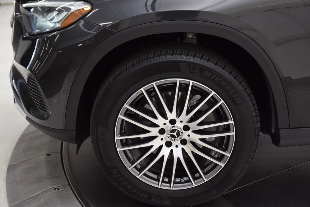 Certified 2025 Mercedes-Benz GLC 300 4MATIC image 12