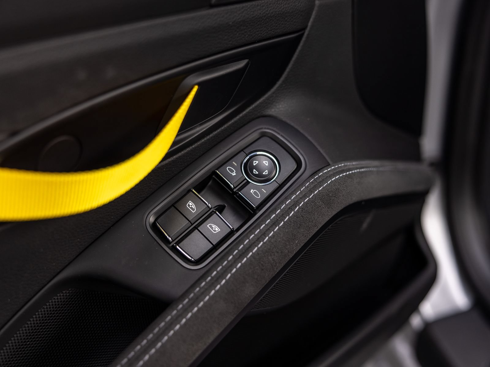 Certified 2025 Porsche 718 Boxster Spyder RS RWD image 38