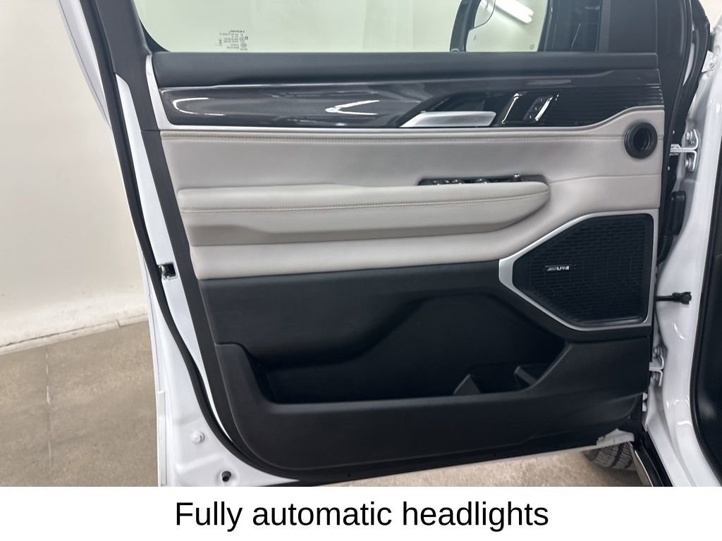 Used 2024 Jeep Wagoneer L 4WD image 34