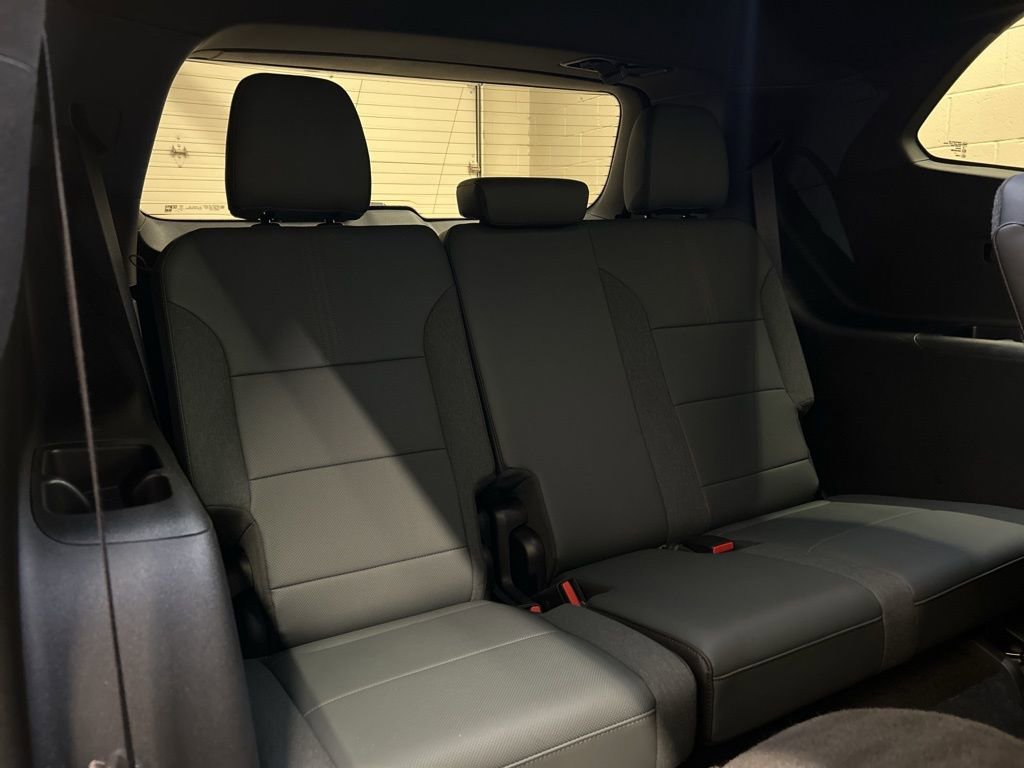 Used 2024 GMC Acadia AT4 w/ Luxury Package image 10