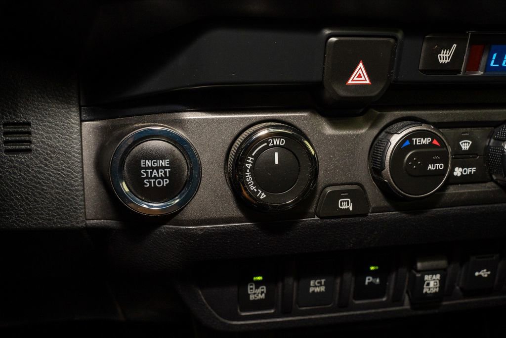 Used 2020 Toyota Tacoma TRD Off-Road w/ TRD Premium Off Road Package image 14