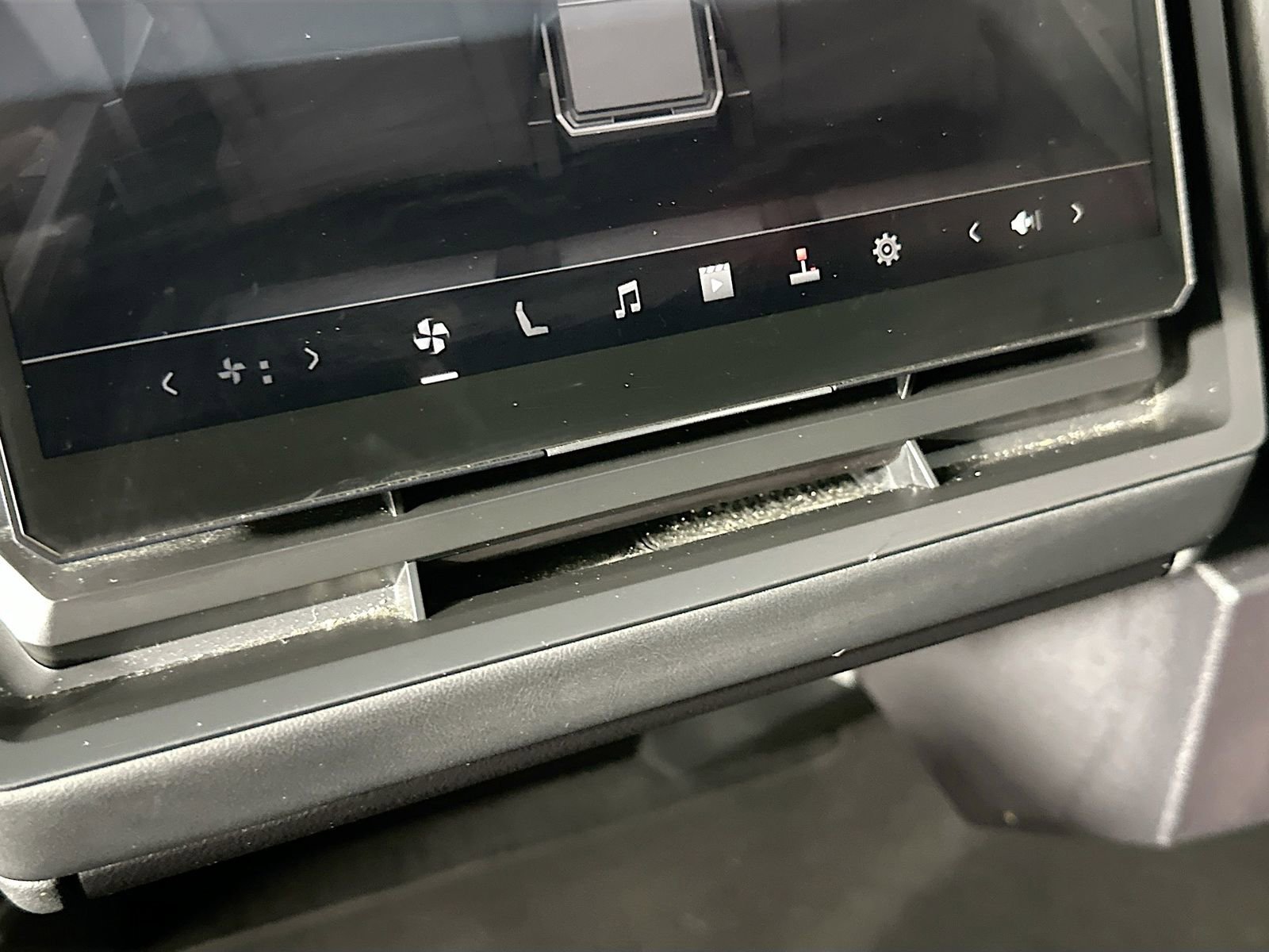 Used 2024 Tesla Cybertruck AWD Crew Cab image 26