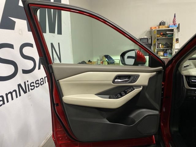 Certified 2023 Nissan Rogue SL w/ SL Premium Package AWD/4WD image 9